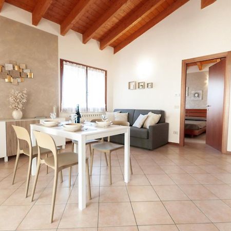Dora'S Apartment Desenzano del Garda Esterno foto
